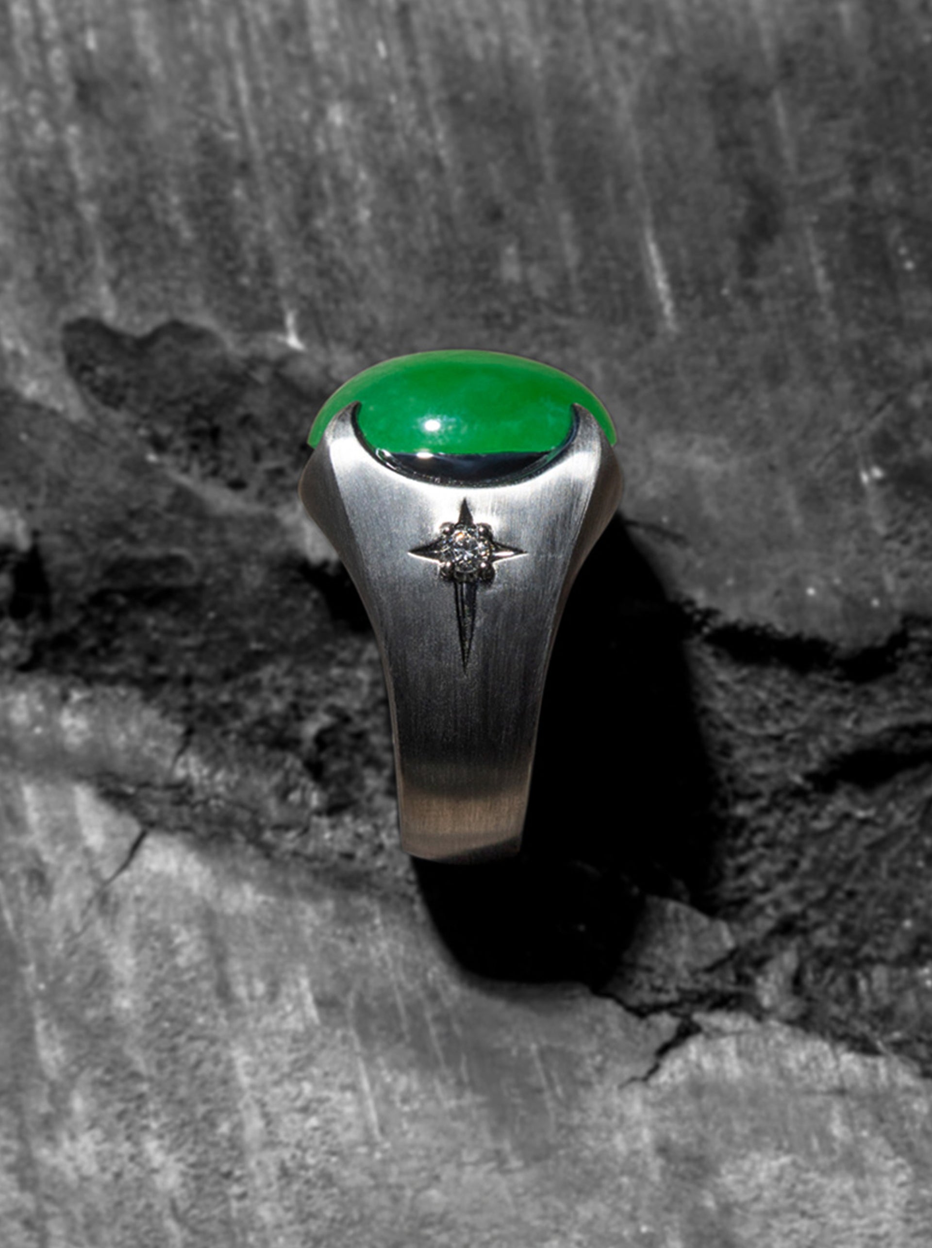 守護｜翡翠鉑金鑲鑽戒指