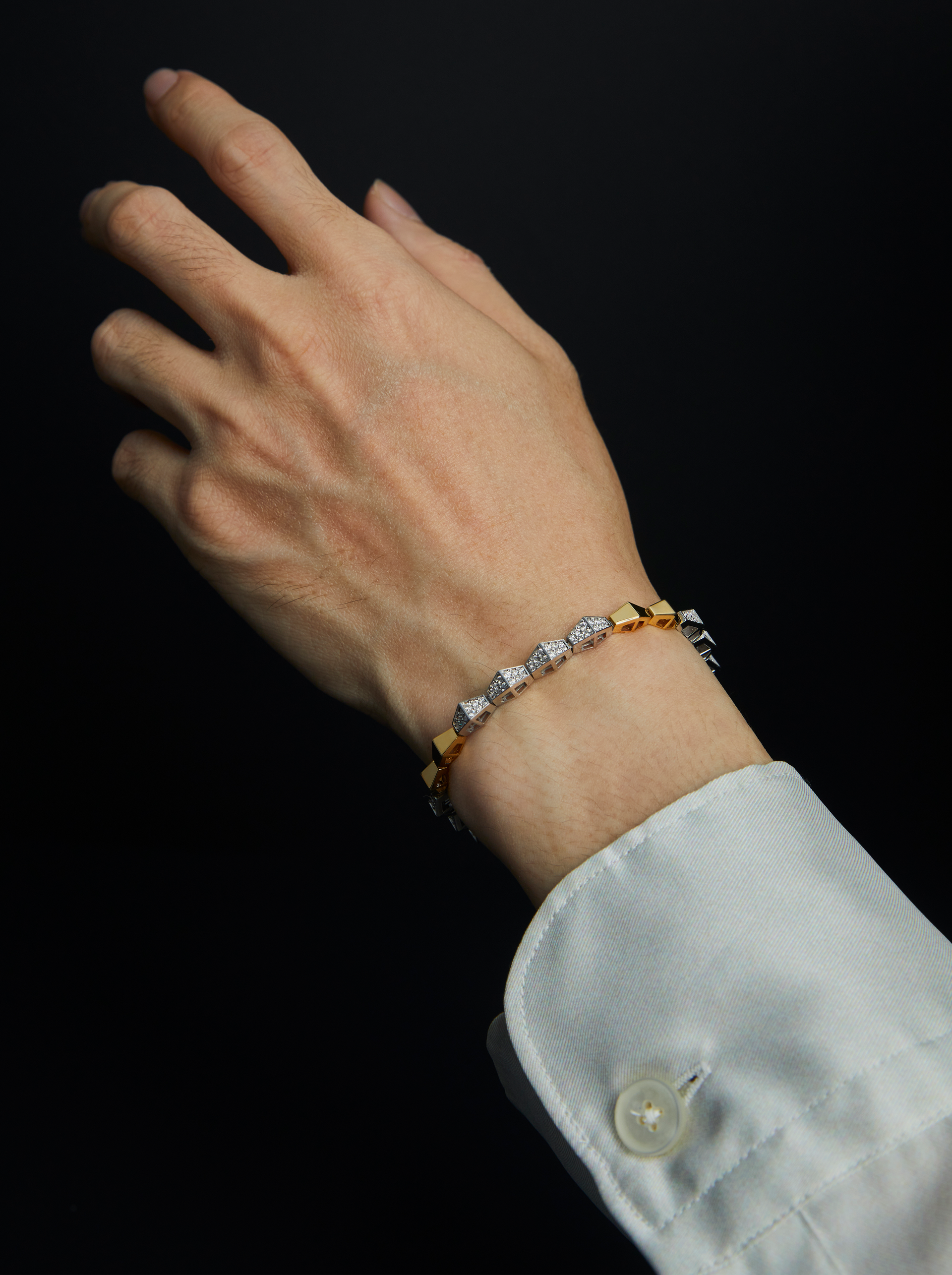 CLASSIC 幾何結構鑲鑽手鏈