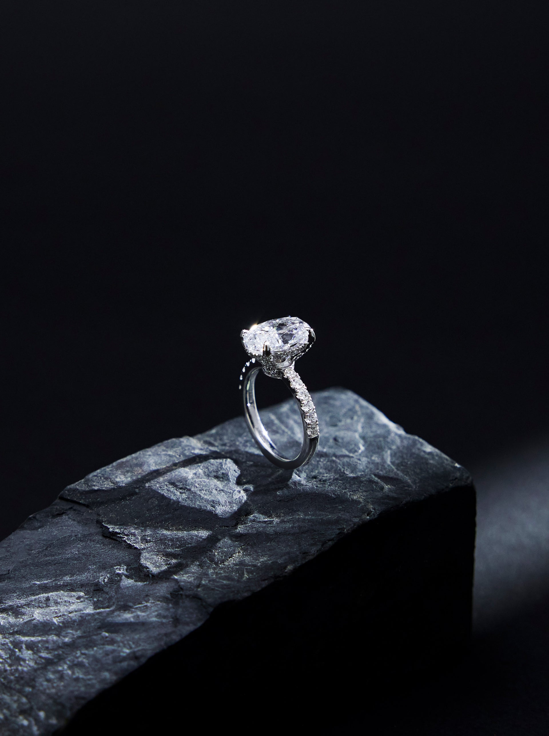 Type IIa 3克拉鴿子蛋鑽戒