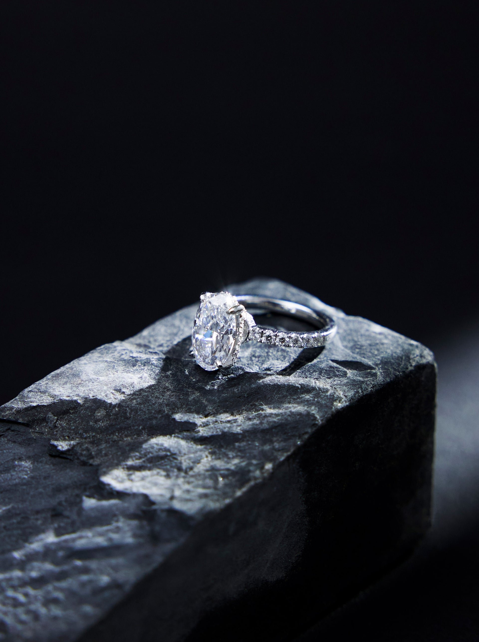 Type IIa 3克拉鴿子蛋鑽戒