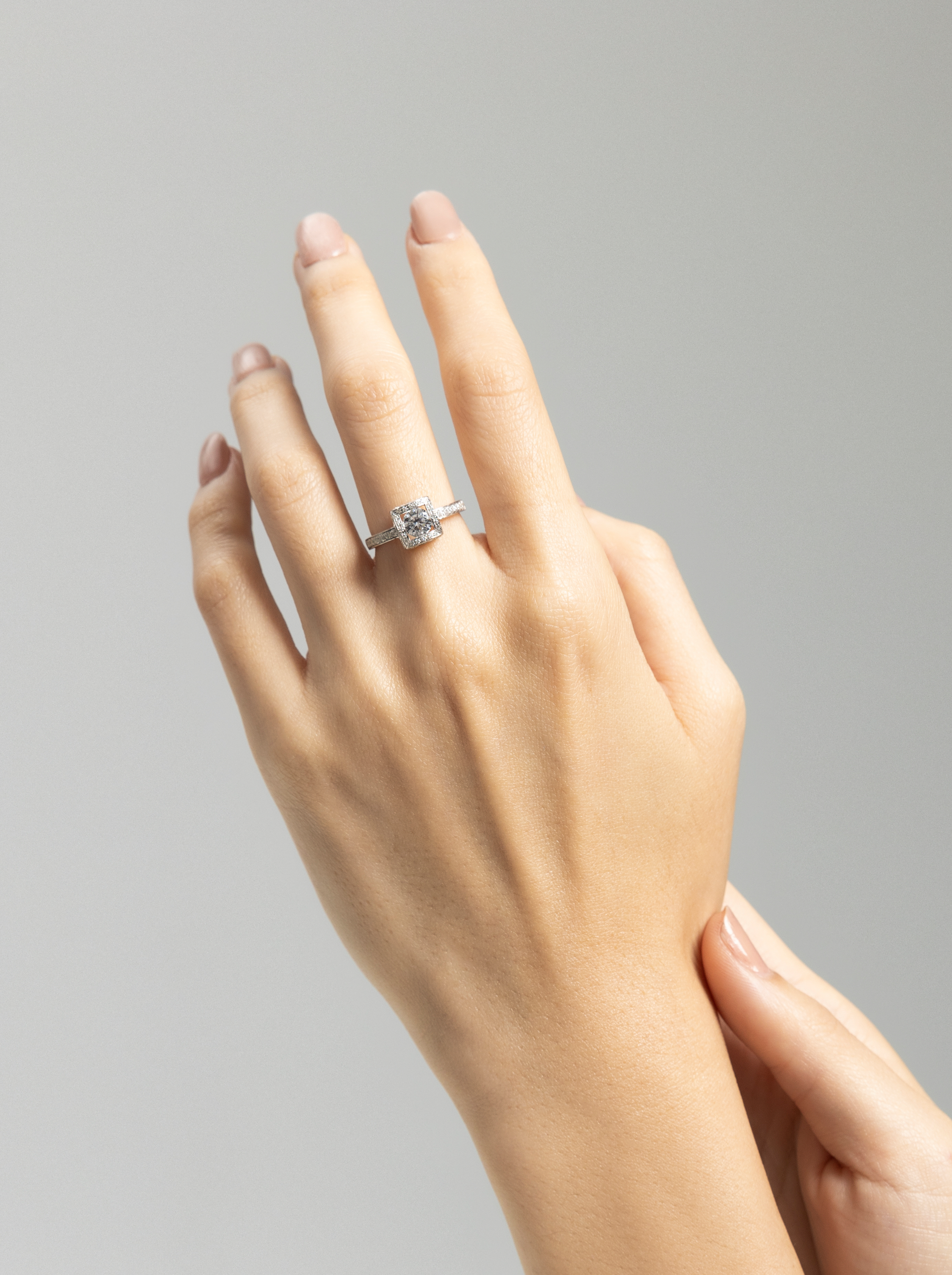 aROUND 夾鑲50分鑲鑽戒指